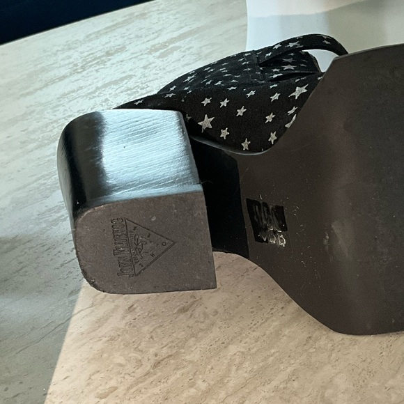 John Fluevog Black Star Ankle Signature triple buckle boot - Picture 2 of 10